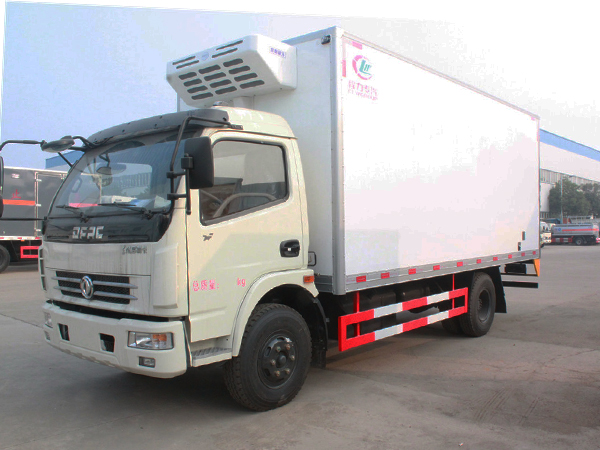 东风多利卡冷藏车